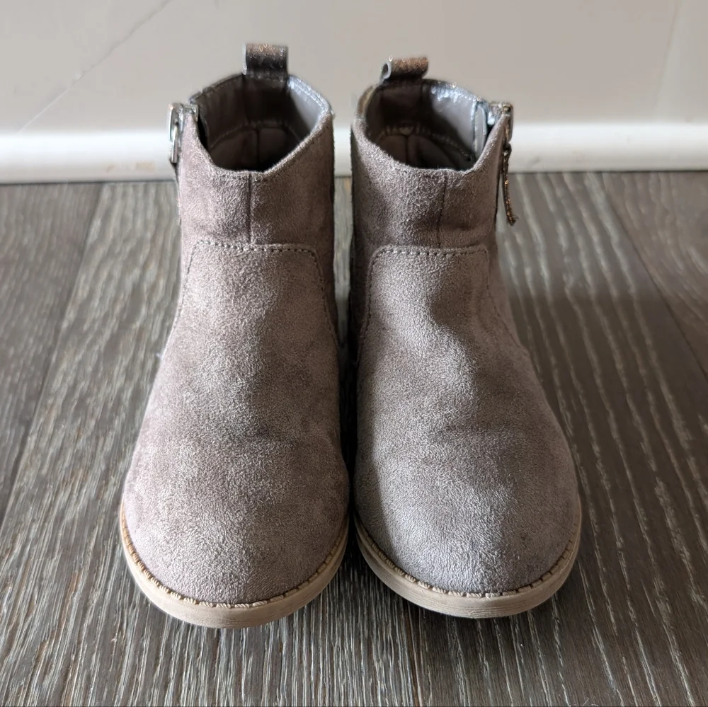 3/$15 - Harper Canyon Brown Suede Ankle Boots with Glitter Size 9